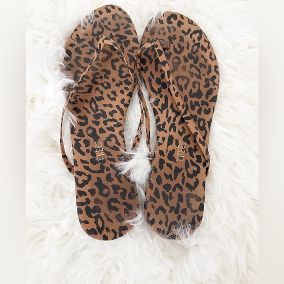 Tkees Leopard Print Flip Flops - Picture 2 of 3